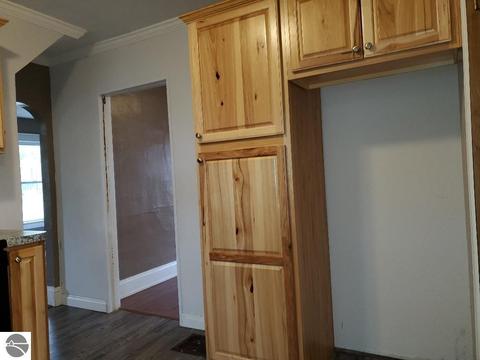 812 N Pine Ave, Alma, MI 48801 photo 16