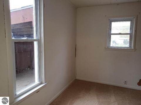 812 N Pine Ave, Alma, MI 48801 photo 21