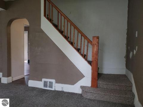 812 N Pine Ave, Alma, MI 48801 photo 4