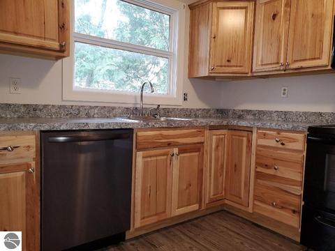 812 N Pine Ave, Alma, MI 48801 photo 12