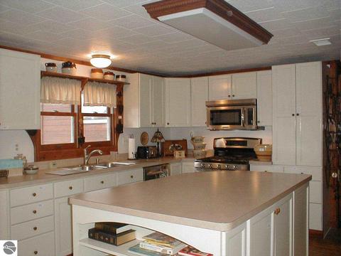 3872 Thendara Dr, Gladwin, MI 48624 photo 3