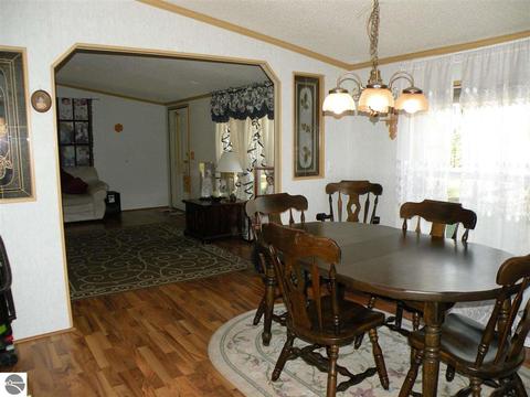 9530 Nancy Ann Dr, Gladwin, MI 48624 photo 10