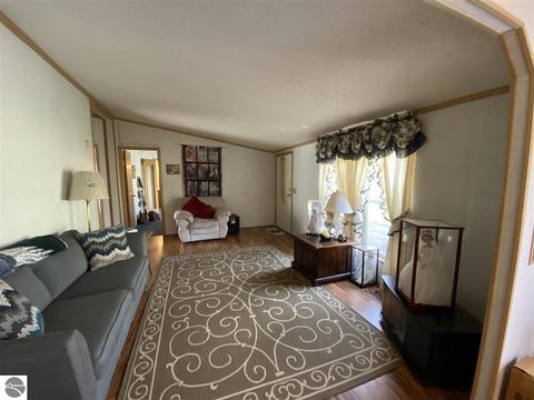 9530 Nancy Ann Dr, Gladwin, MI 48624 photo 5
