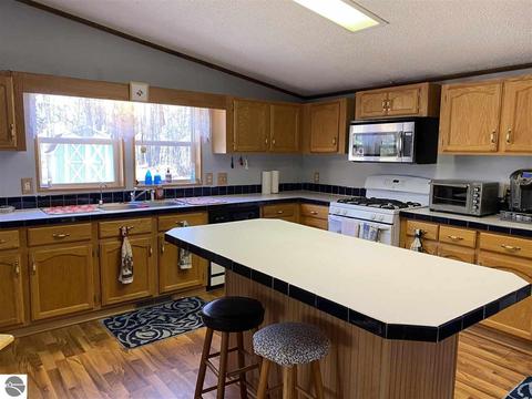 9530 Nancy Ann Dr, Gladwin, MI 48624 photo 12