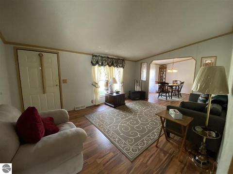 9530 Nancy Ann Dr, Gladwin, MI 48624 photo 9