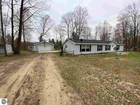 9530 Nancy Ann Dr, Gladwin, MI 48624 photo 24