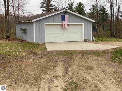 9530 Nancy Ann Dr, Gladwin, MI 48624 photo 2