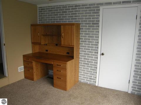 925 Pine Ave, Alma, MI 48801 photo 9