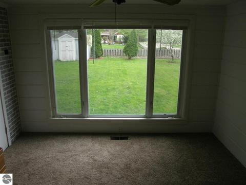 925 Pine Ave, Alma, MI 48801 photo 10