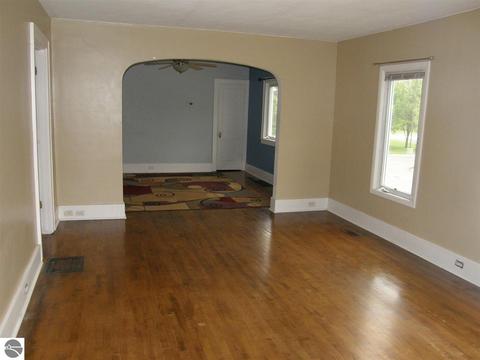 925 Pine Ave, Alma, MI 48801 photo 13