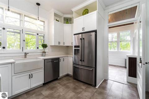 107 W Maple St, Shepherd, MI 48883 photo 8
