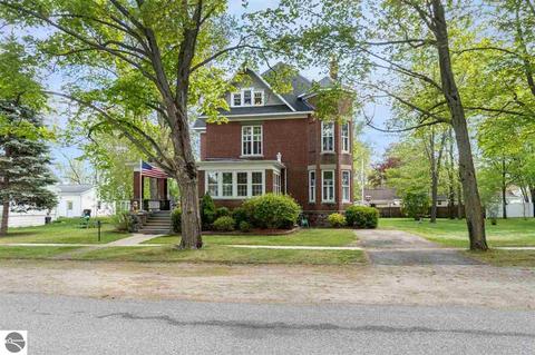107 W Maple St, Shepherd, MI 48883 photo 3