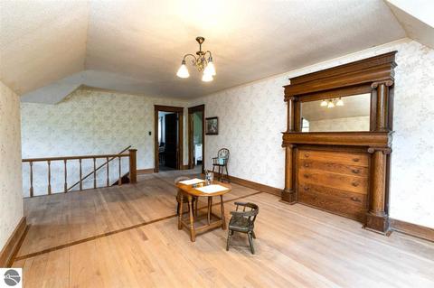 107 W Maple St, Shepherd, MI 48883 photo 31