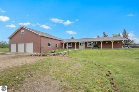 925 S Saint Johns St, Ithaca, MI 48847 photo 3