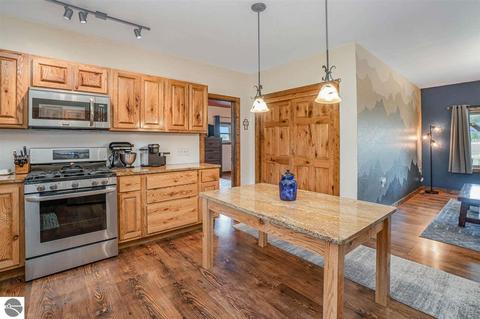 925 S Saint Johns St, Ithaca, MI 48847 photo 9