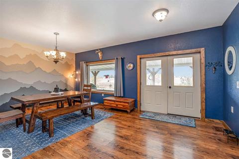 925 S Saint Johns St, Ithaca, MI 48847 photo 4