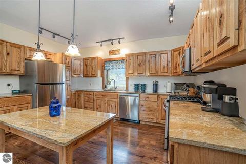 925 S Saint Johns St, Ithaca, MI 48847 photo 7