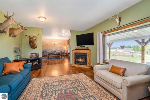 925 S Saint Johns St, Ithaca, MI 48847 photo 11