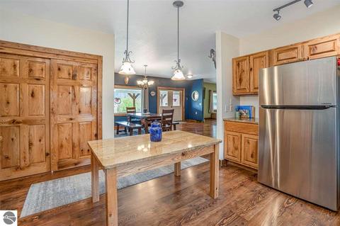 925 S Saint Johns St, Ithaca, MI 48847 photo 8