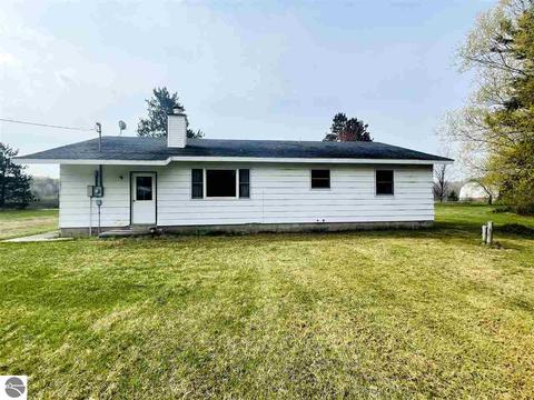 10151 E 12 Rd, Manton, MI 49663 photo 5