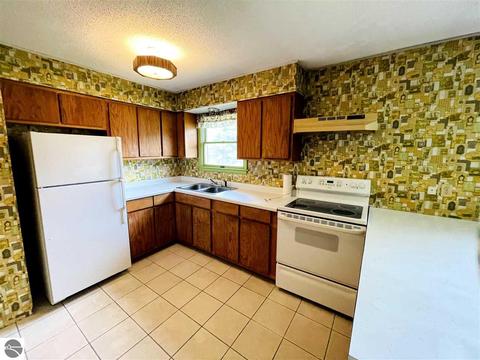 10151 E 12 Rd, Manton, MI 49663 photo 23