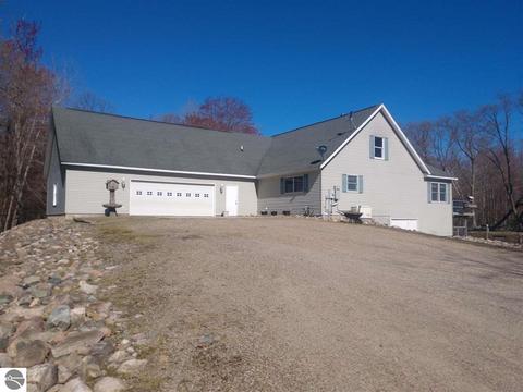 4693 E Michigan Ave, Au Gres, MI 48703 photo 1