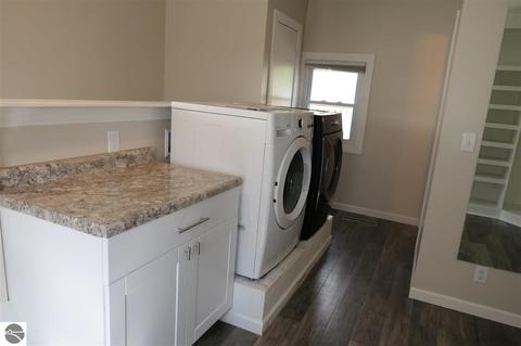 415 E Newark St, Ithaca, MI 48847 photo 14