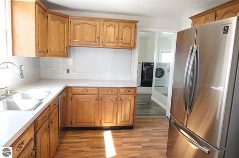 415 E Newark St, Ithaca, MI 48847 photo 10