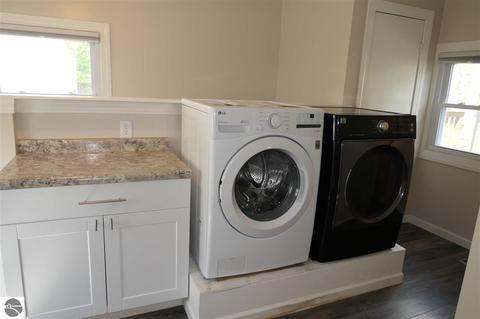 415 E Newark St, Ithaca, MI 48847 photo 13