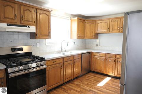 415 E Newark St, Ithaca, MI 48847 photo 9