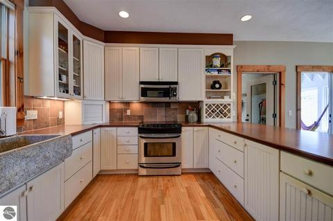 1164 E Traverse Lake Rd, Cedar, MI 49621 photo 25