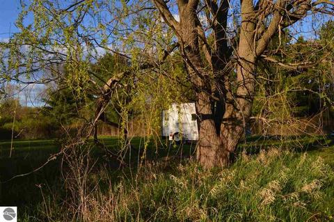 136 W Winegars Rd, Gladwin, MI 48624 photo 6