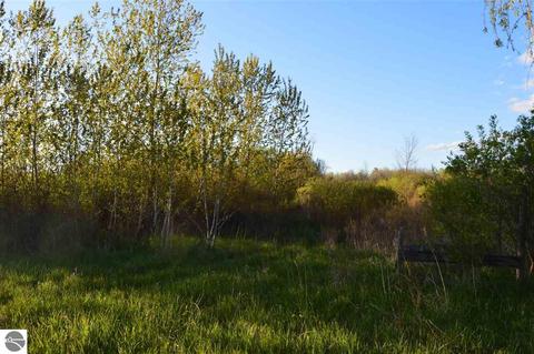 136 W Winegars Rd, Gladwin, MI 48624 photo 5