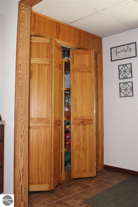 9635 S Shepherd Rd, Shepherd, MI 48883 photo 7