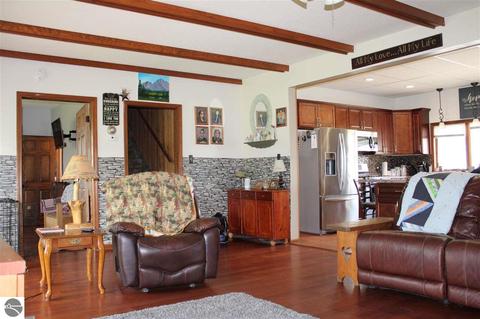 9635 S Shepherd Rd, Shepherd, MI 48883 photo 9