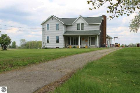 9635 S Shepherd Rd, Shepherd, MI 48883 photo 1