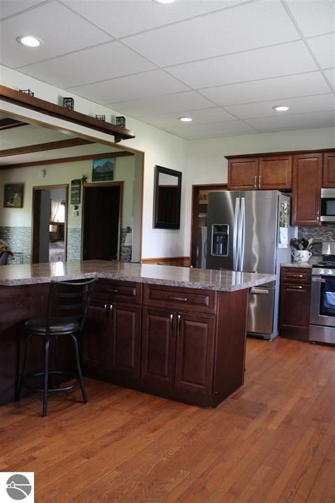 9635 S Shepherd Rd, Shepherd, MI 48883 photo 4