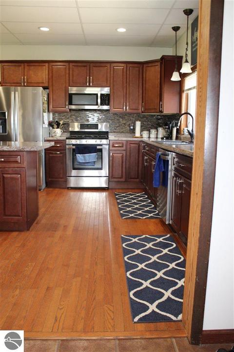 9635 S Shepherd Rd, Shepherd, MI 48883 photo 2