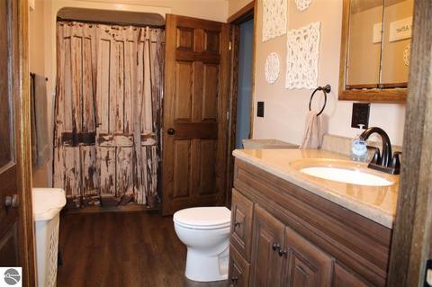 9635 S Shepherd Rd, Shepherd, MI 48883 photo 16