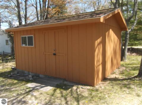 3281 Deerfield Ln, Lupton, MI 48635 photo 9