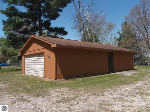 3281 Deerfield Ln, Lupton, MI 48635 photo 8