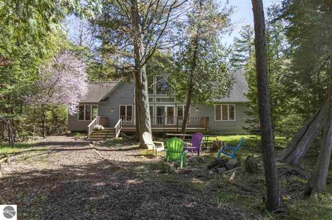 677 E Lin-sher-dave Ln, Cedar, MI 49621 photo 28