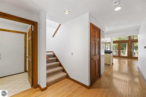 677 E Lin-sher-dave Ln, Cedar, MI 49621 photo 20