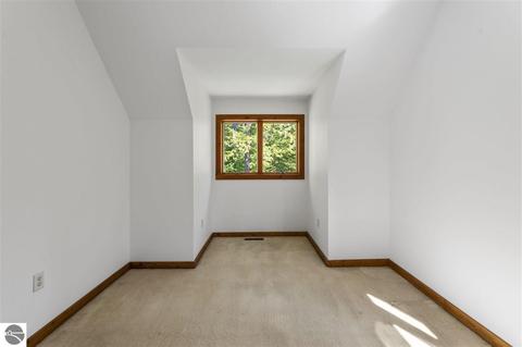 677 E Lin-sher-dave Ln, Cedar, MI 49621 photo 24