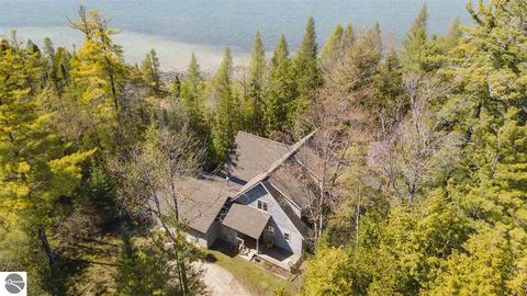 677 E Lin-sher-dave Ln, Cedar, MI 49621 photo 2
