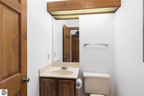 677 E Lin-sher-dave Ln, Cedar, MI 49621 photo 19