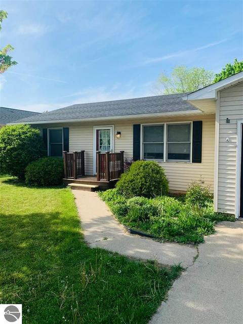 1609 E Bellows St, Mount Pleasant, MI 48858 photo 4