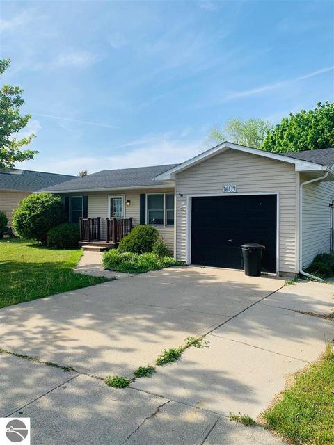 1609 E Bellows St, Mount Pleasant, MI 48858 photo 3