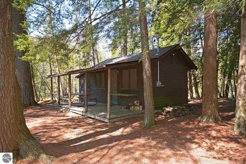 1446 Cedar Ln, Honor, MI 49640 photo 2