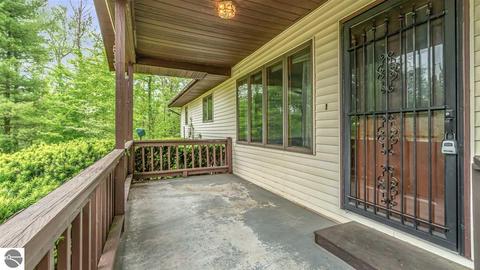 4870 S Wise Rd, Shepherd, MI 48883 photo 4